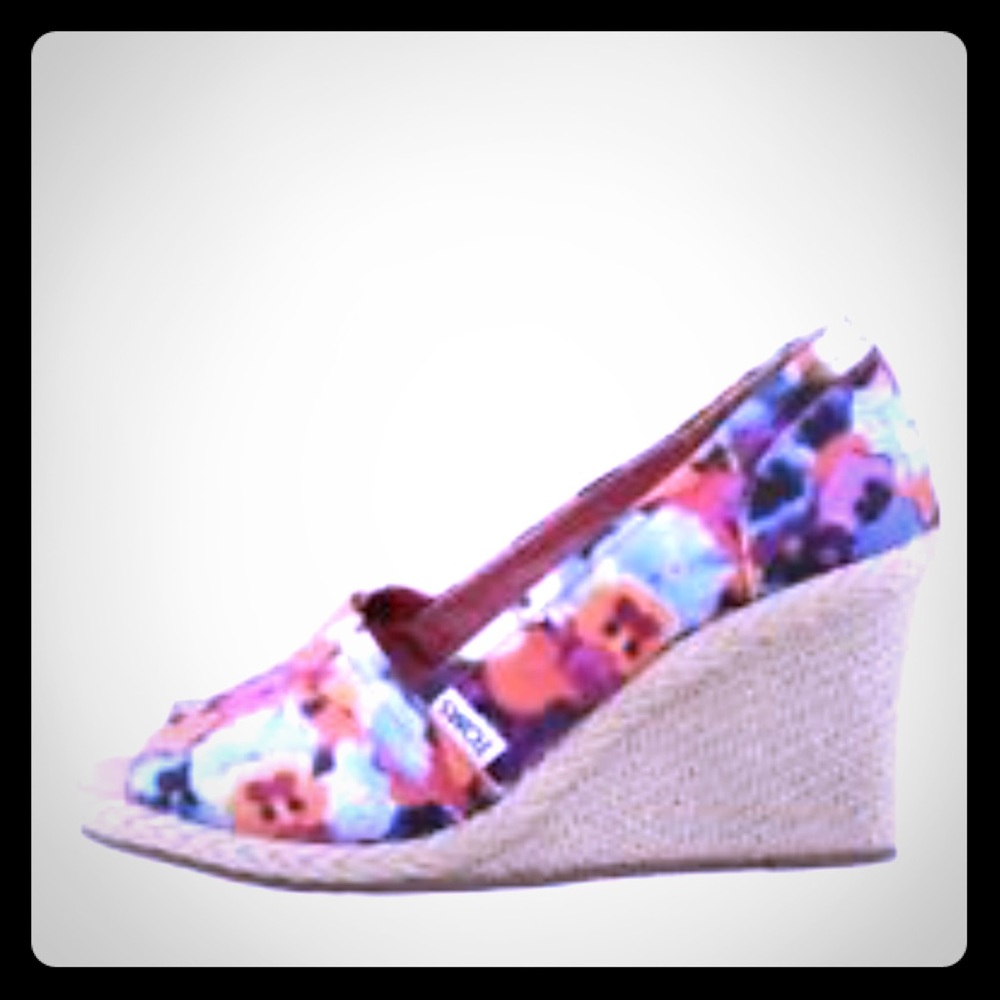 Toms wedges
